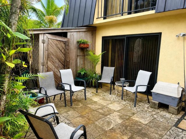 2 of 10 - 2452 Waterside Drive, Lake Worth Beach, FL