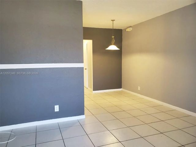 5 of 22 - 280 Sw 11th Avenue #18, Hallandale Beach, FL