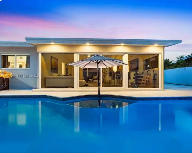 561 Ne 172nd Street, North Miami Beach