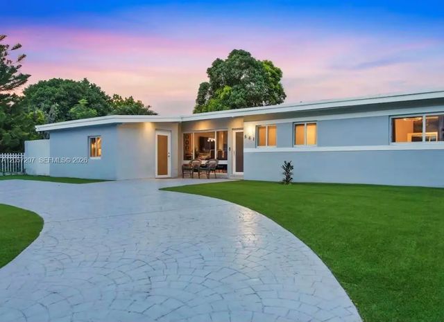 2 of 40 - 561 Ne 172nd Street, North Miami Beach, FL