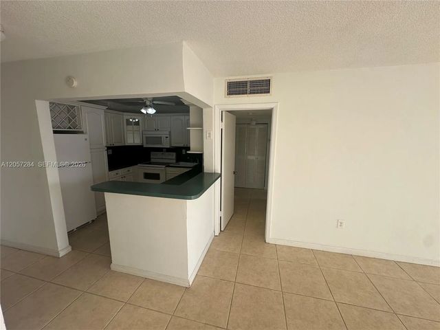 5 of 38 - 12590 Ne 16th Avenue #509, North Miami, FL