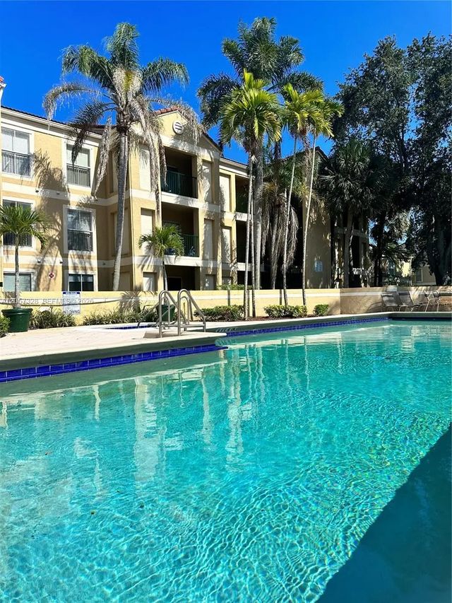 833 Riverside Drive #831, Coral Springs
