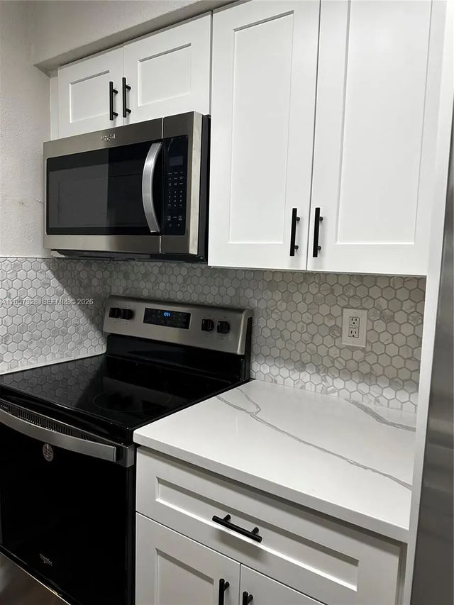 3 of 8 - 833 Riverside Drive #831, Coral Springs, FL