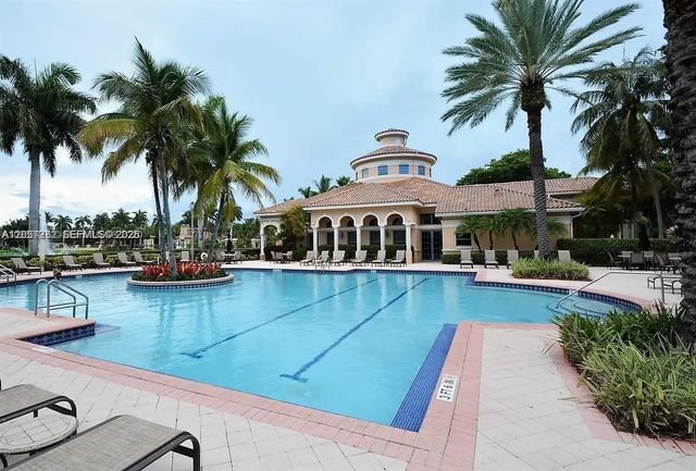 3 of 10 - 957 N Harbor View #957, Hollywood, FL