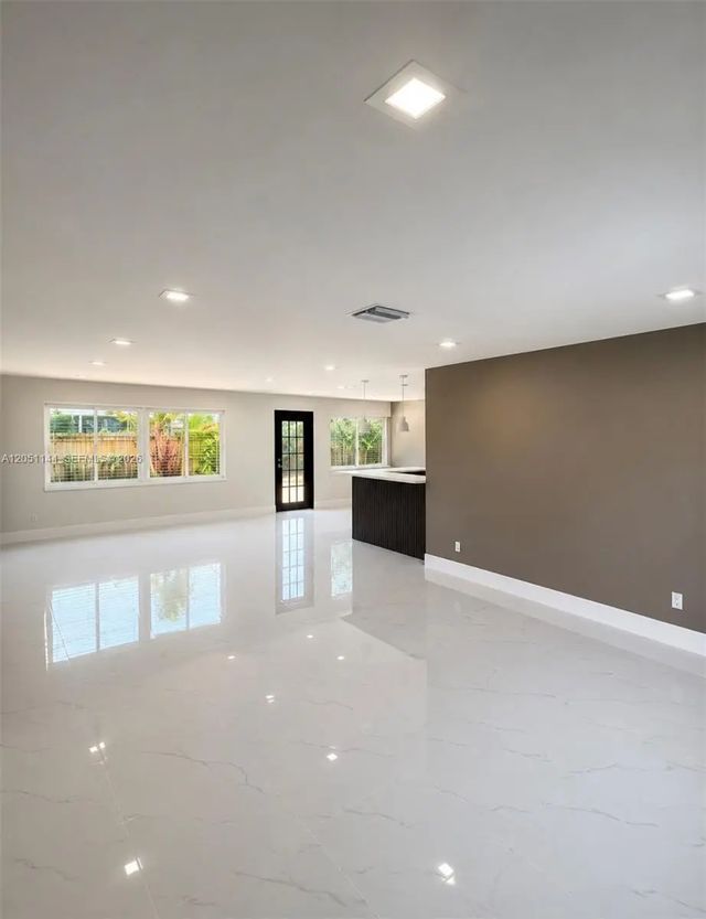 3 of 21 - 3430 Sw 17th Street, Fort Lauderdale, FL