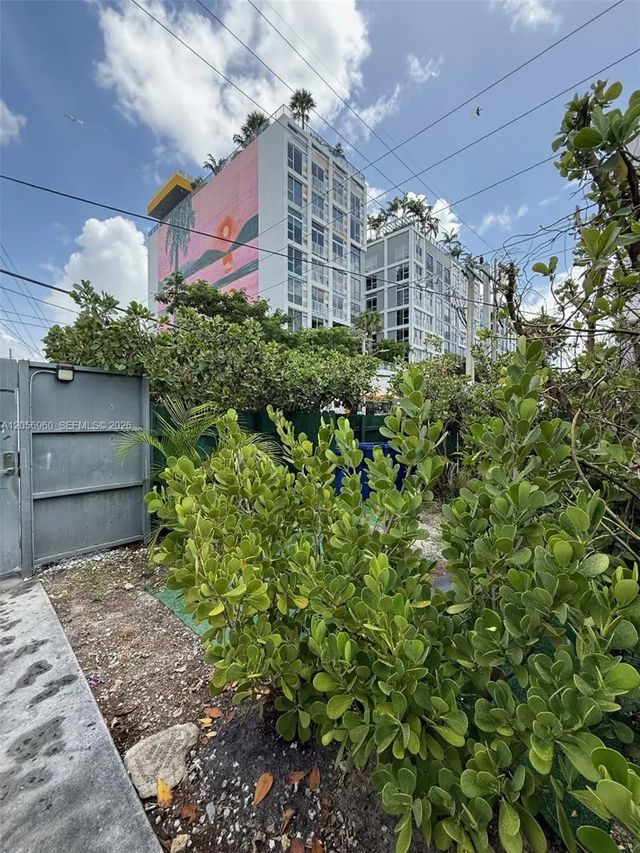2 of 22 - 118 Nw 24th Street, Miami, FL