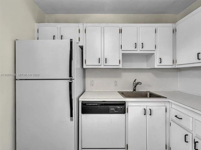 4 of 63 - 20500 W Country Club Drive #203, Aventura, FL