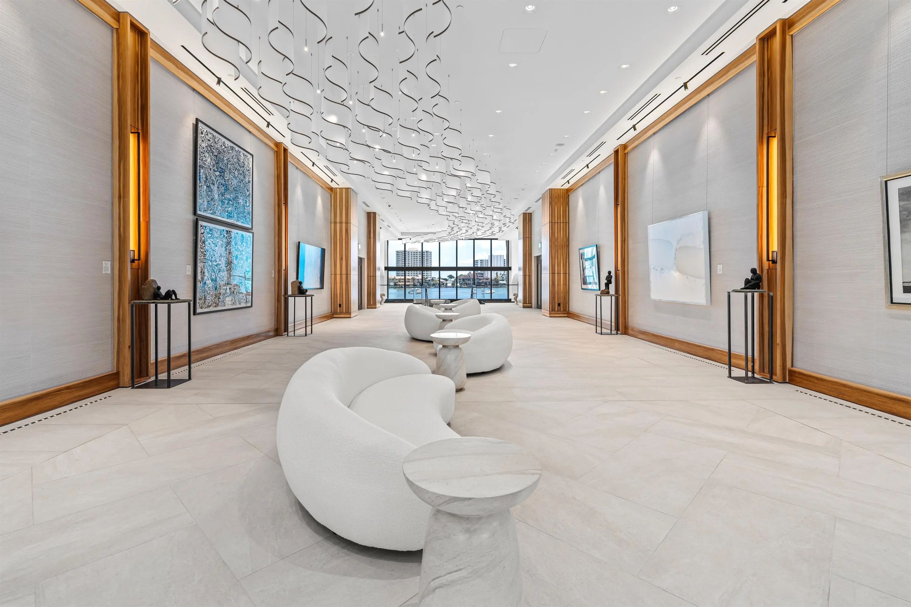 Image 31: B26057616