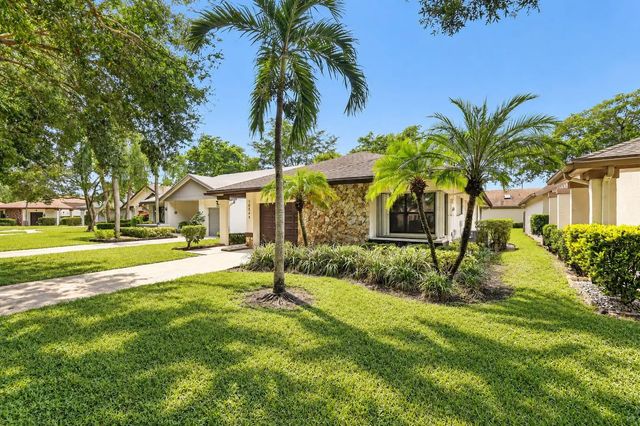 3 of 37 - 10549 Fern Tree Way, Boynton Beach, FL