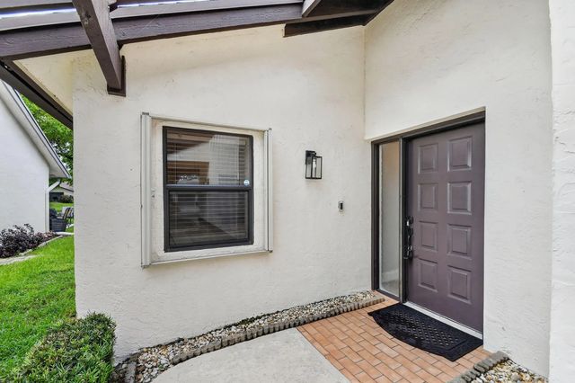 4 of 37 - 10549 Fern Tree Way, Boynton Beach, FL