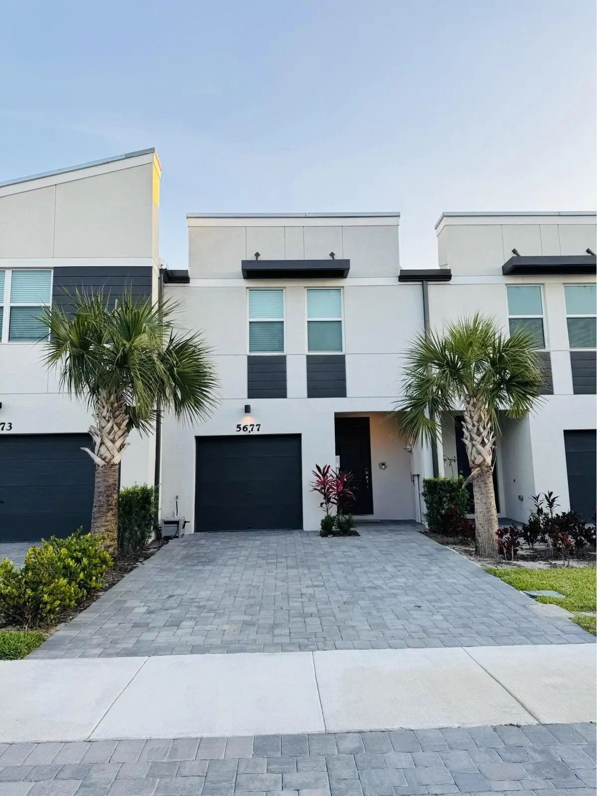 Photos for MLS B26054972 - 33407