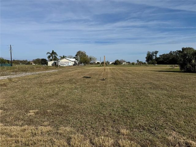 4 of 5 - 987 Watson Way, Moore Haven, FL