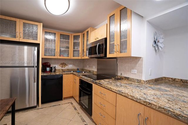 5 of 28 - 2500 Parkview Drive #616, Hallandale Beach, FL