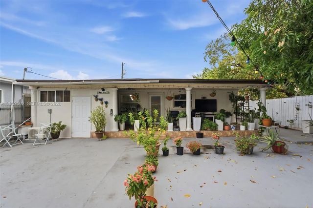 3 of 47 - 419 Se 3rd Street, Hialeah, FL