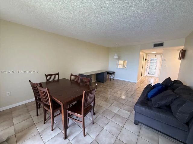 3 of 6 - 8305 Sunrise Lakes Boulevard #201, Sunrise, FL