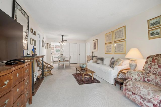 4 of 24 - 473 Lake Frances Drive, West Palm Beach, FL