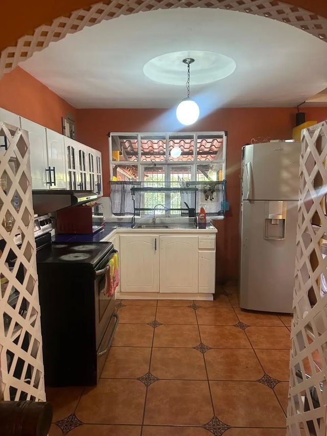 2 of 20 - 17 E Calle Cementerio E #17, , 