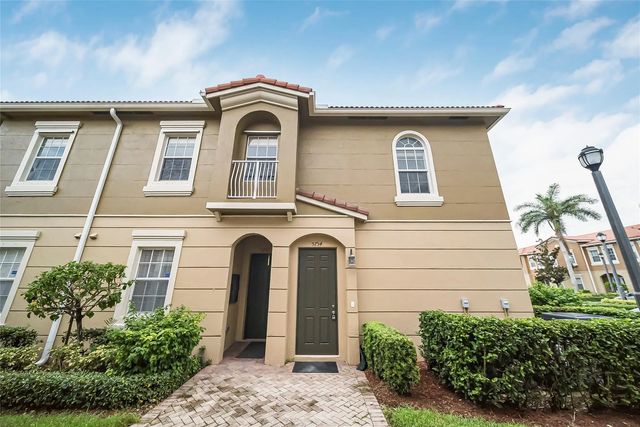 3 of 17 - 5754 Hampton Hills Boulevard #5754, Tamarac, FL