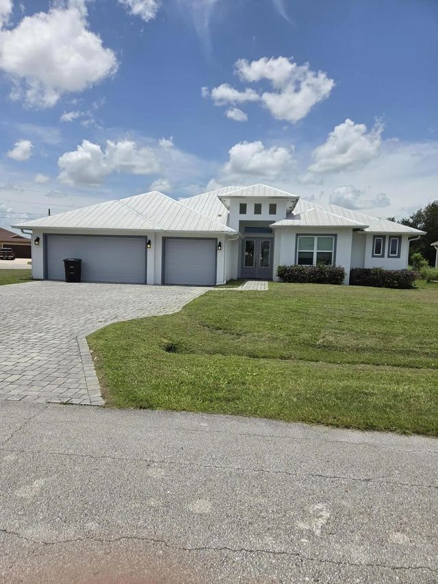 3 of 30 - 5231 Nw Iredell Street, Port St. Lucie, FL