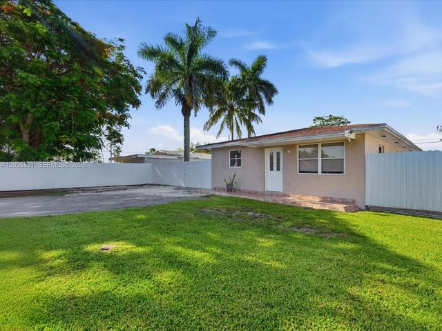 2 of 17 - 827 Sw 3rd Street, Florida City, FL
