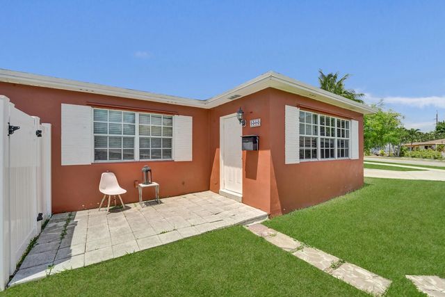 3 of 18 - 1302 S 23rd Avenue, Hollywood, FL