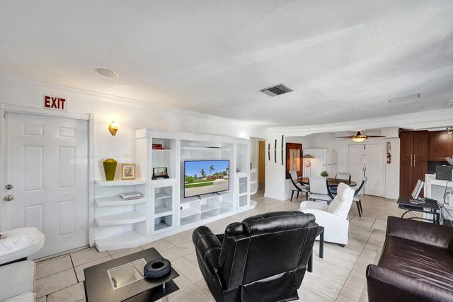 5 of 18 - 1302 S 23rd Avenue, Hollywood, FL