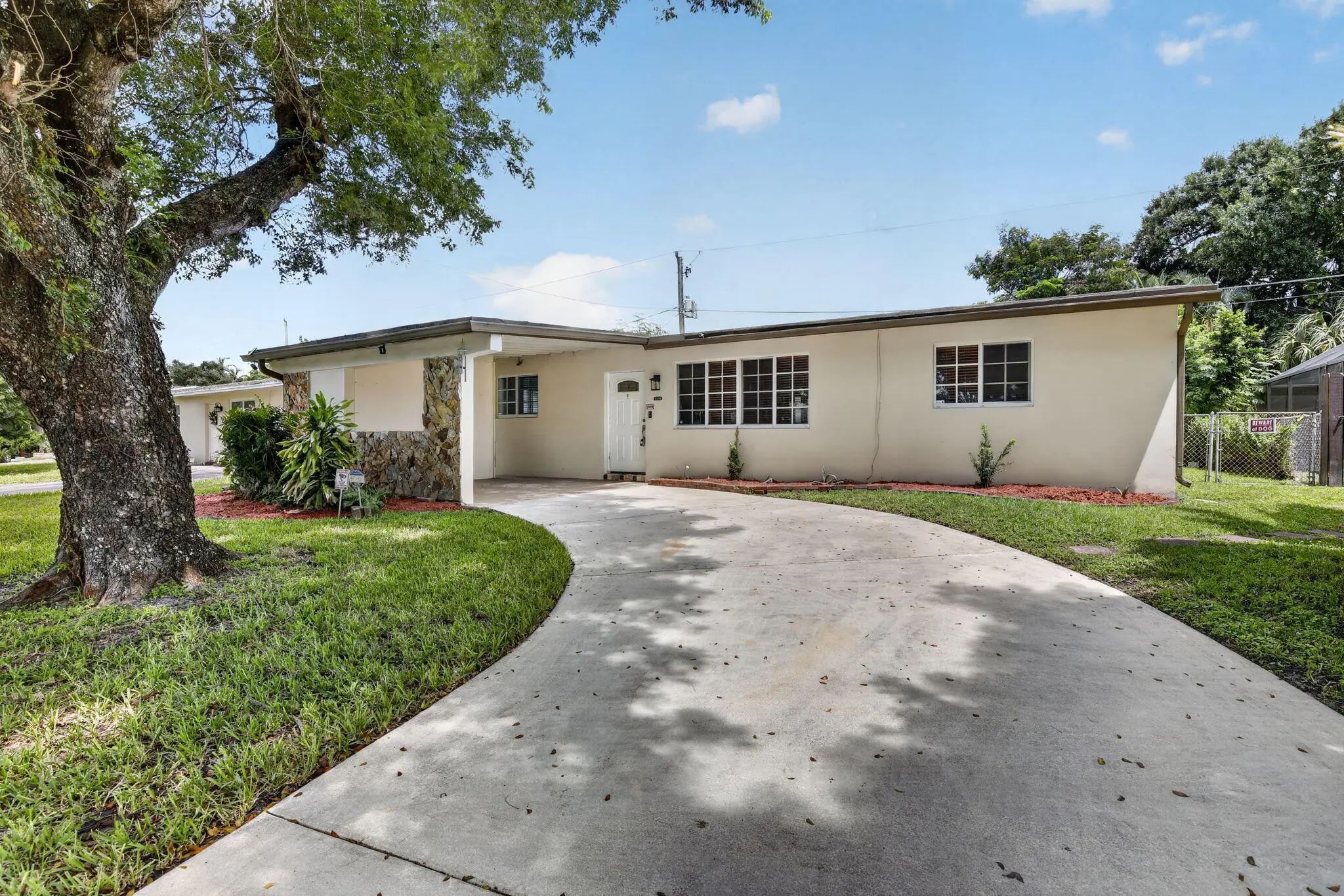 7231 Freedom Street, Hollywood