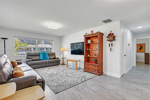 2 of 33 - 10115 44th Way S #409, Boynton Beach, FL