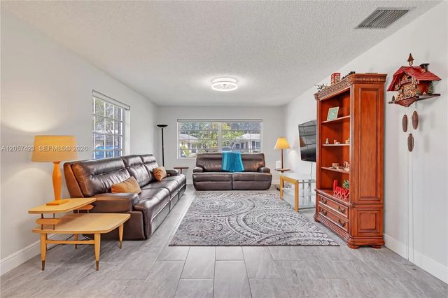 3 of 33 - 10115 44th Way S #409, Boynton Beach, FL
