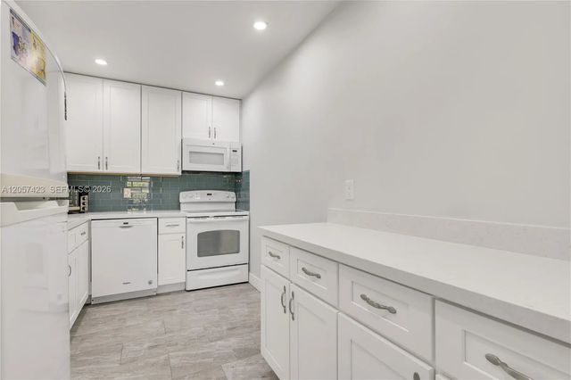 4 of 33 - 10115 44th Way S #409, Boynton Beach, FL