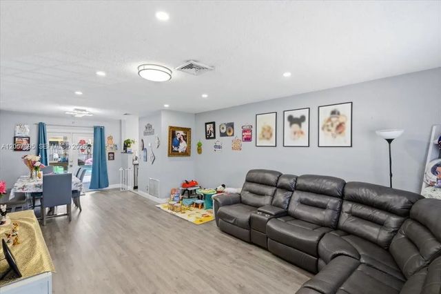 3 of 33 - 10960 Nw 21st Street, Sunrise, FL