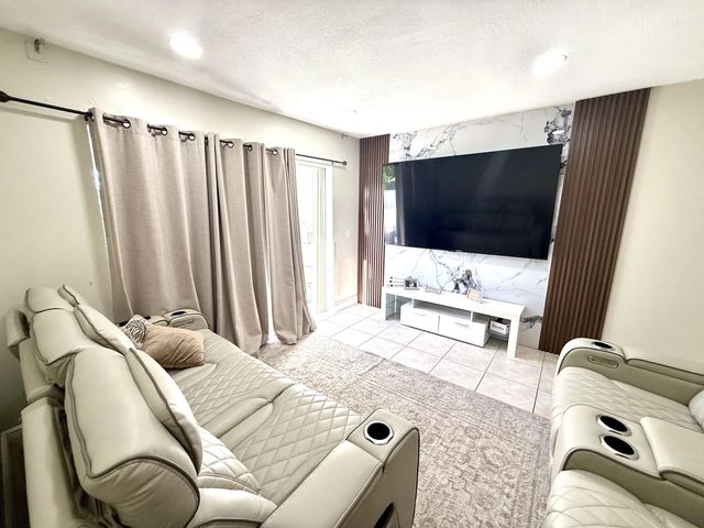 4 of 30 - 1421 Nw 45th Street #2, Deerfield Beach, FL