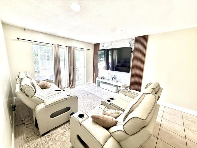 5 of 30 - 1421 Nw 45th Street #2, Deerfield Beach, FL