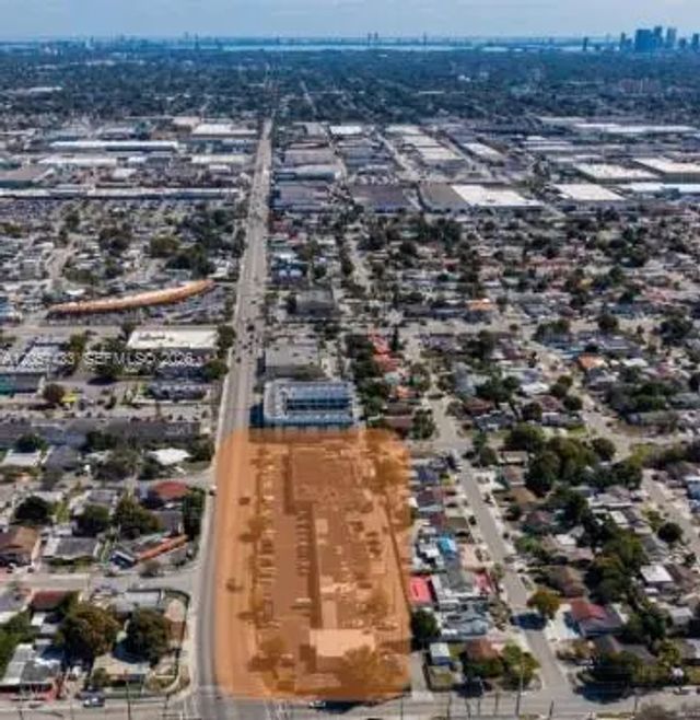 3 of 7 - 650 E 9th Street, Hialeah, FL