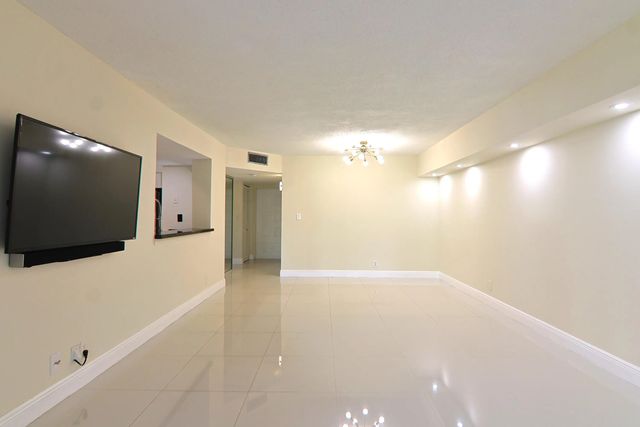 3 of 33 - 1900 Sabal Palm Drive #106, Davie, FL