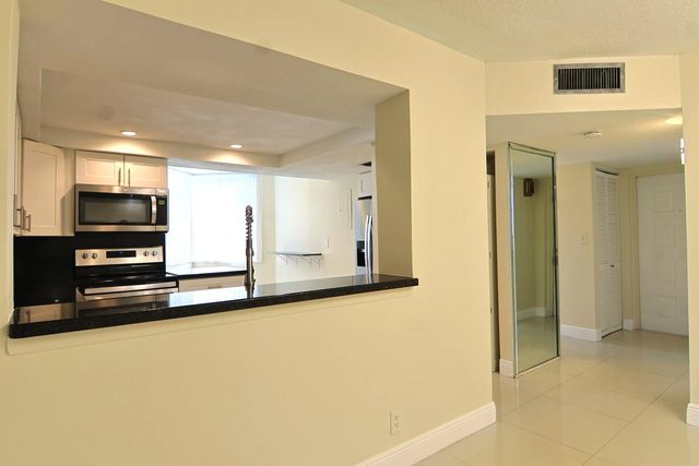 5 of 33 - 1900 Sabal Palm Drive #106, Davie, FL