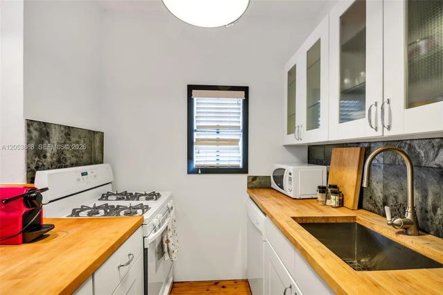 5 of 17 - 1551 Michigan Avenue #12, Miami Beach, FL