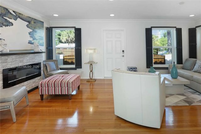 2 of 38 - 405 S 16th Avenue, Hollywood, FL