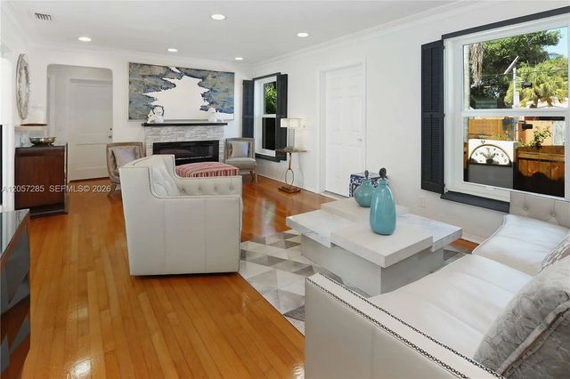 3 of 38 - 405 S 16th Avenue, Hollywood, FL