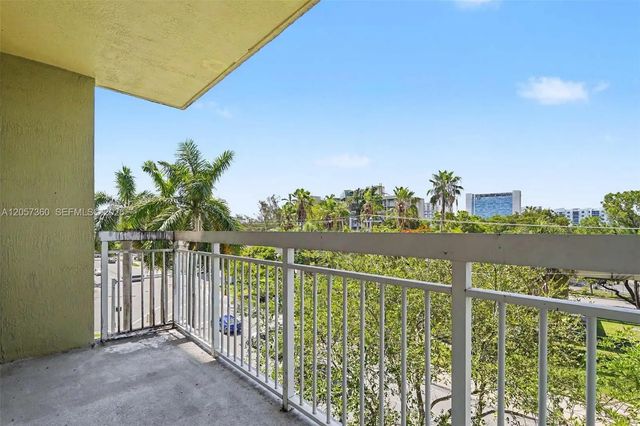 4 of 11 - 816 Nw 11th Street #402, Miami, FL