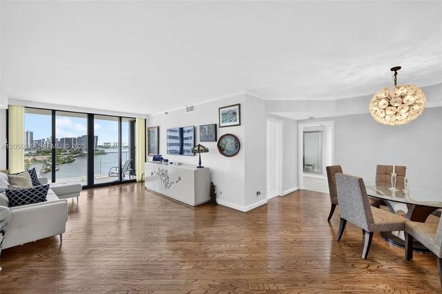 3 of 45 - 2800 Island Boulevard #1005, Aventura, FL