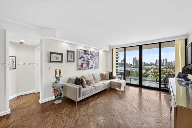 5 of 45 - 2800 Island Boulevard #1005, Aventura, FL