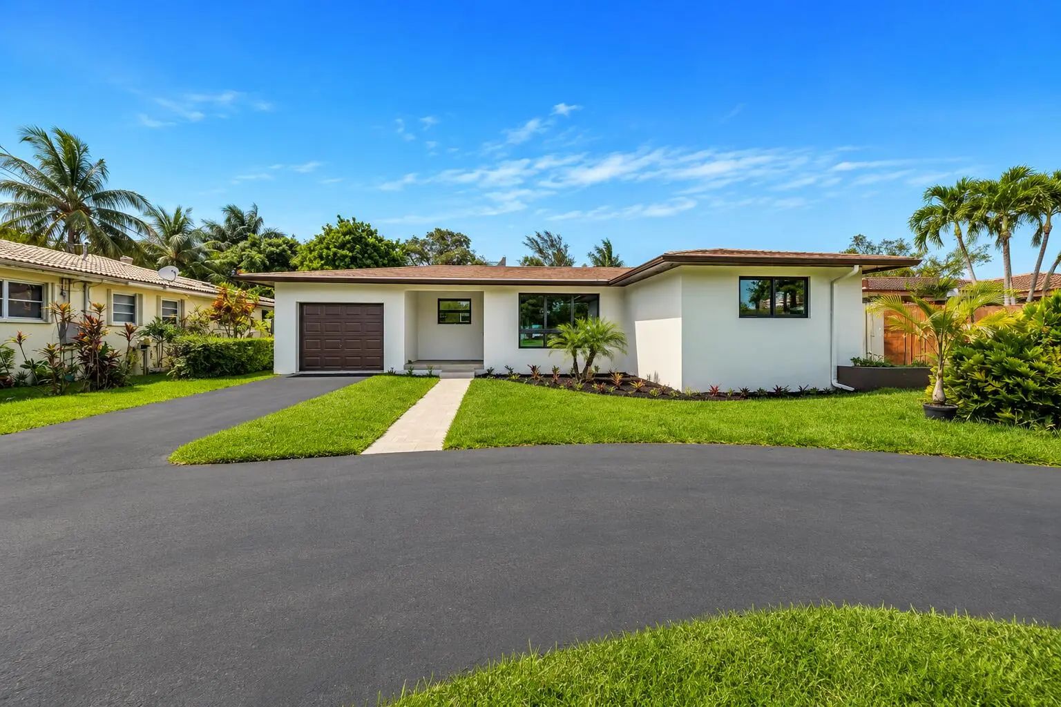 127 Calle Largo Drive, Hollywood