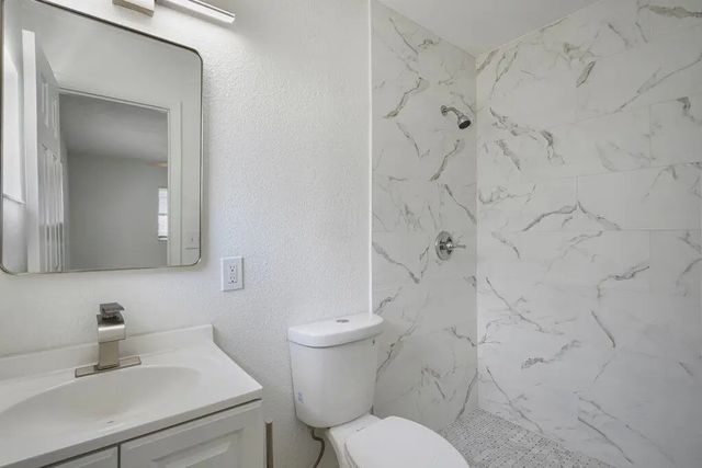 3 of 25 - 911 Se Dolphin Drive, Stuart, FL