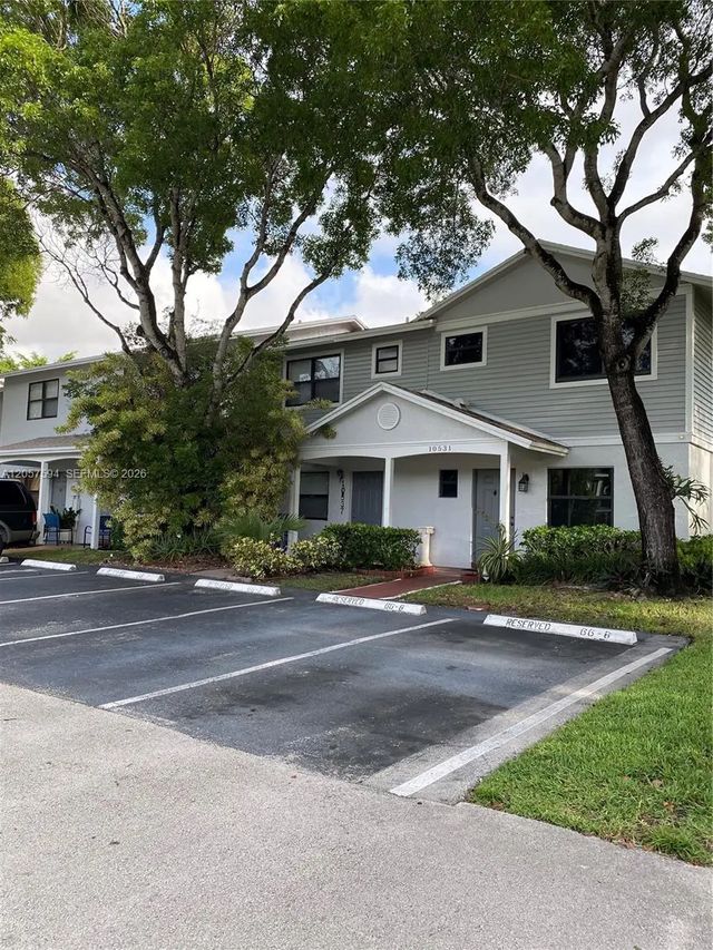 10537 Nw 8th Street, Pembroke Pines
