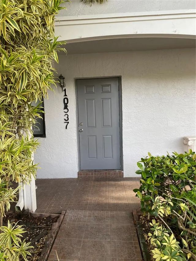 2 of 31 - 10537 Nw 8th Street, Pembroke Pines, FL
