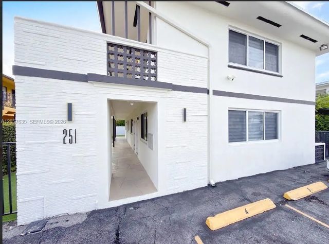 251 Nw 57th Avenue, Miami