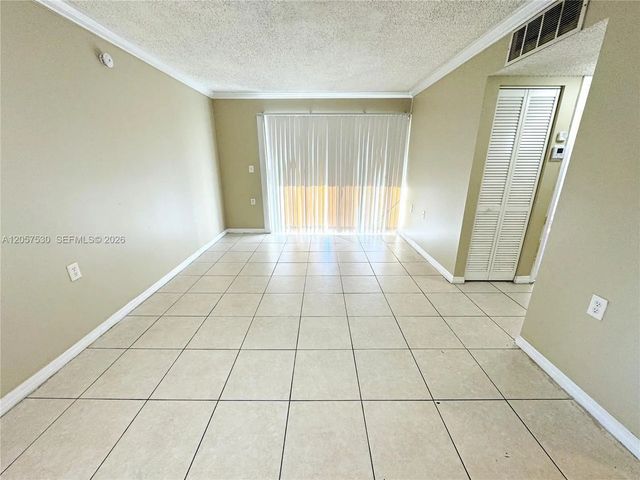 2 of 25 - 1141 Lake Victoria Drive #e, West Palm Beach, FL