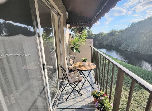 5 of 25 - 1141 Lake Victoria Drive #e, West Palm Beach, FL