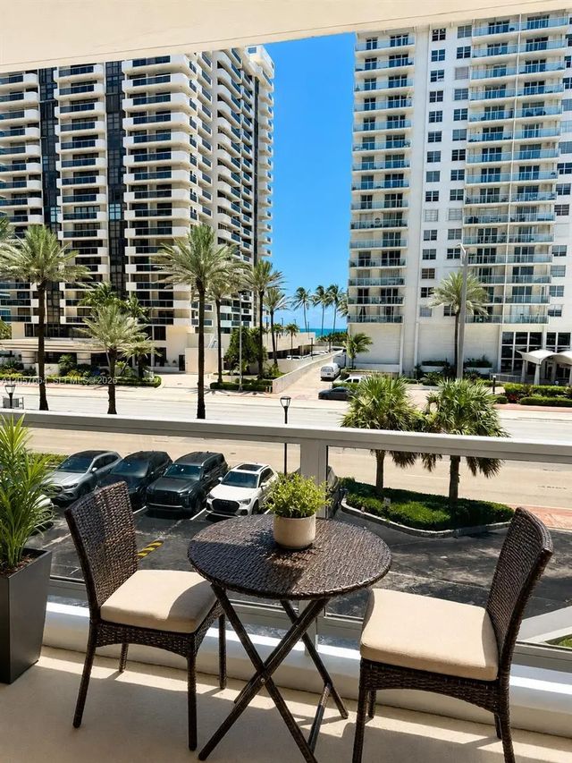 5700 Collins Avenue #3c, Miami Beach